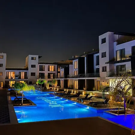 Apartment Magnificent 2- Bedroom Loft With Pool At Long Iskele With Free Parking & Wifi *